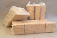 Briketes un granulas